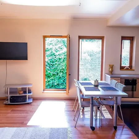 Apartment Tulbi *